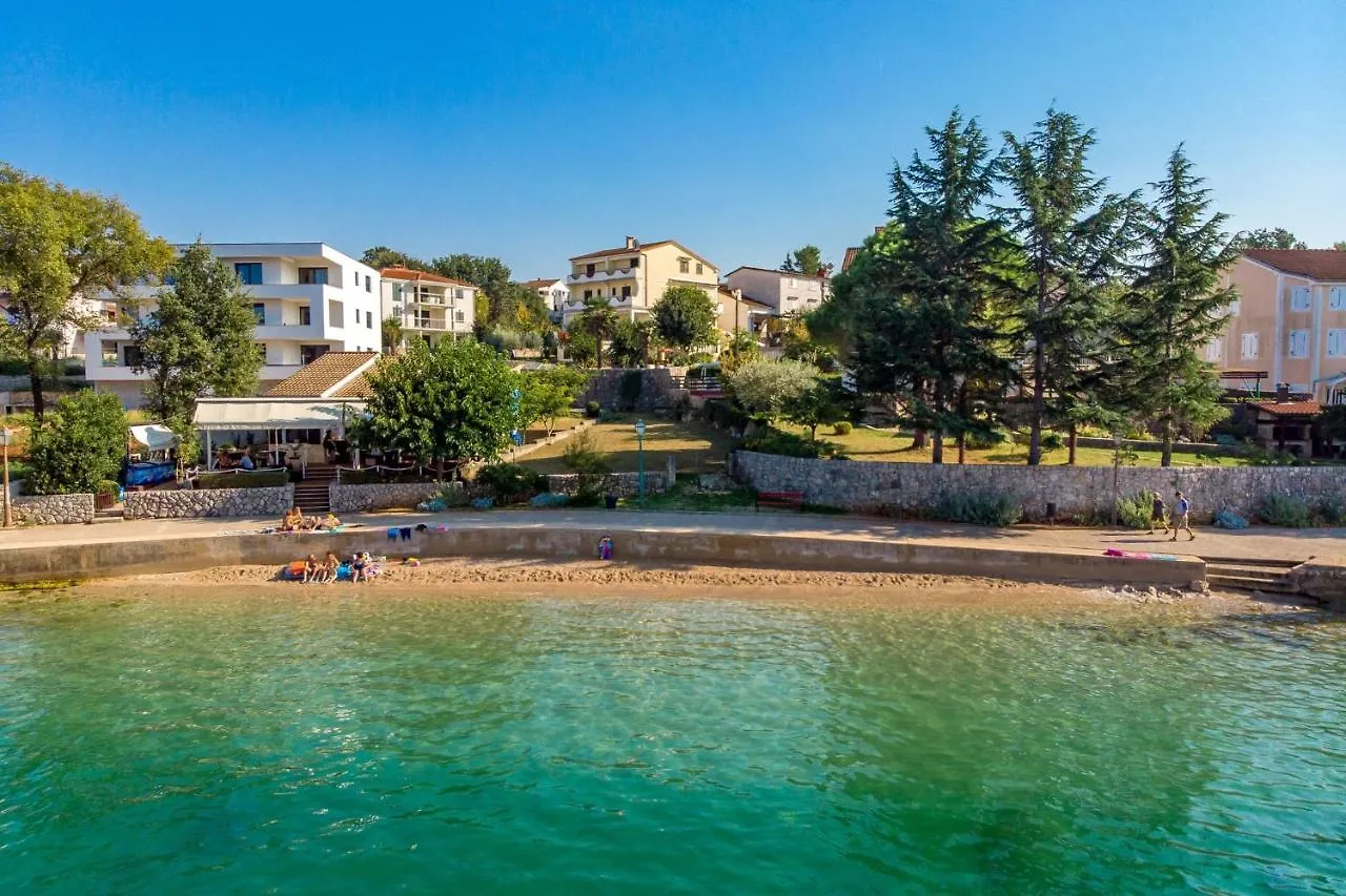 Apartments With A Parking Space Vantacici, Krk - 19292 Malinska